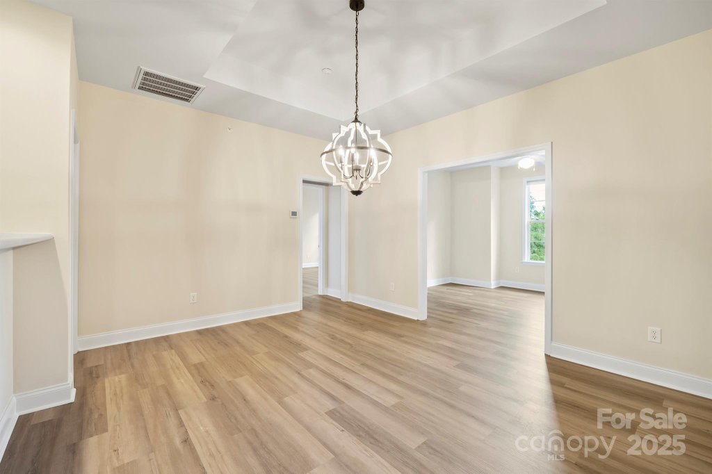 9031 Rosalyn Glen Road