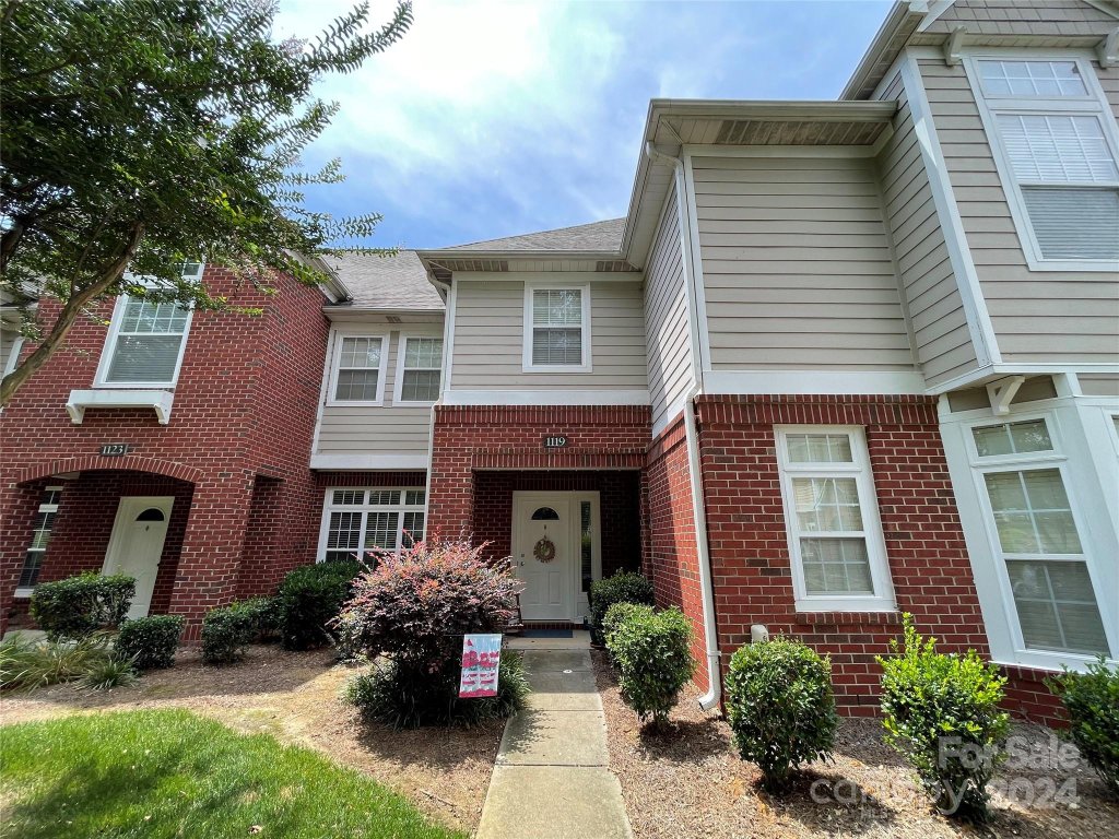1119 Central Park Circle