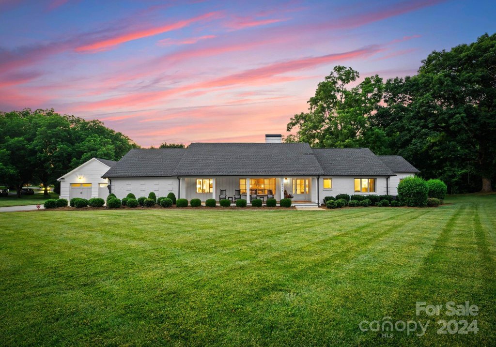 6038 Robin Hollow Drive