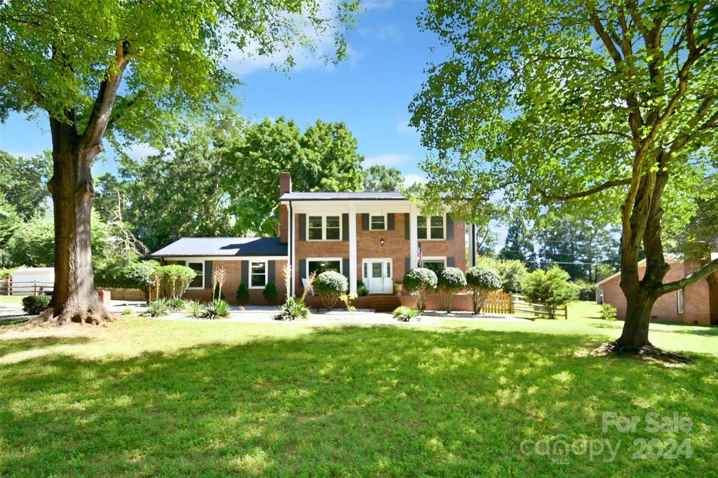 6070 Ferncliff Drive
