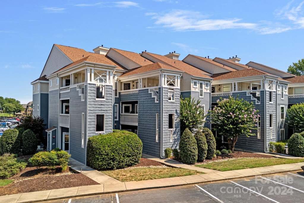 18773 Vineyard Point Lane