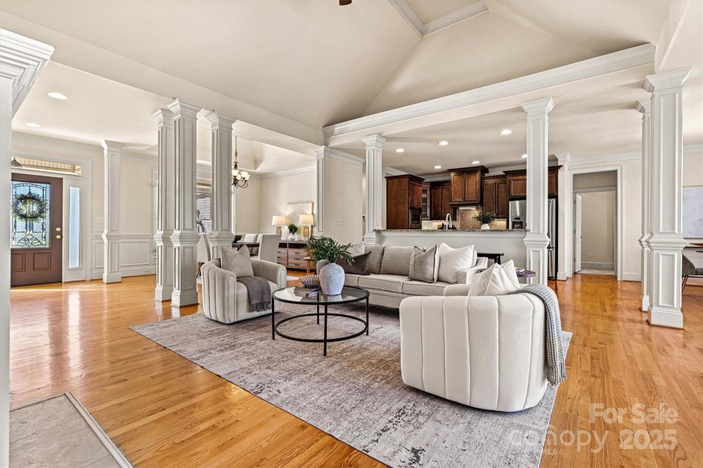 2504 Stoneview Court