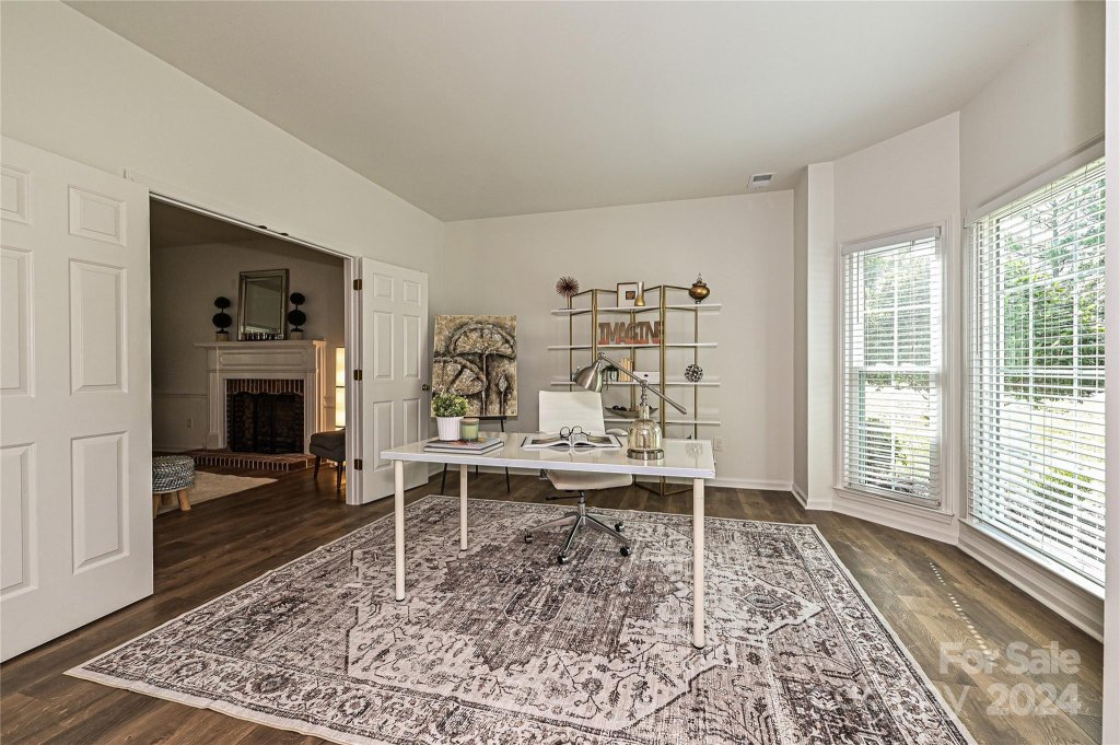 19516 Coachmans Trace