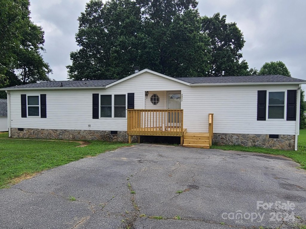 2470 Albany Drive 18