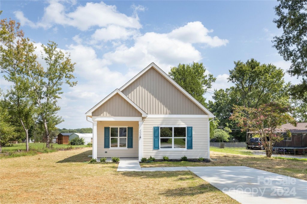 227 Ivy Run Court