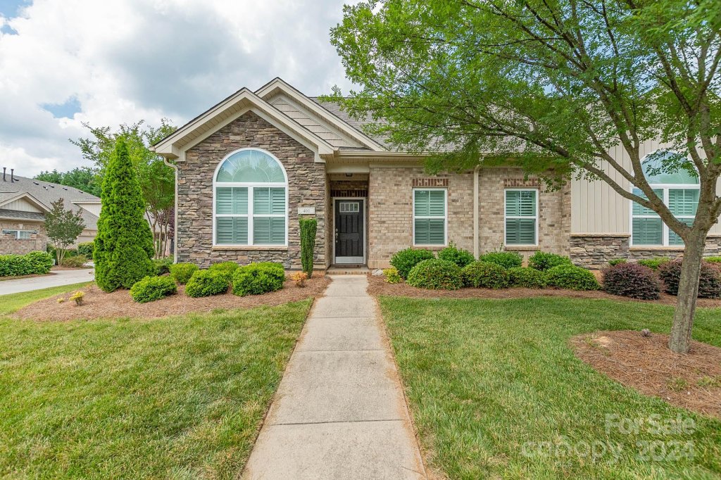 401 Castellum Square