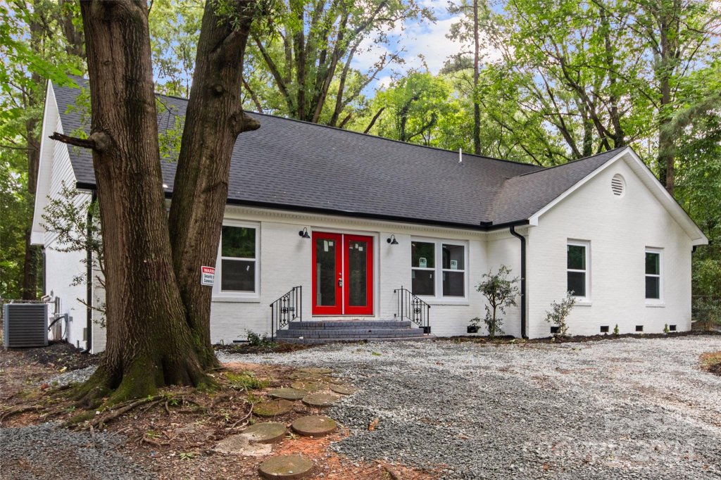 4718 Rolling Hill