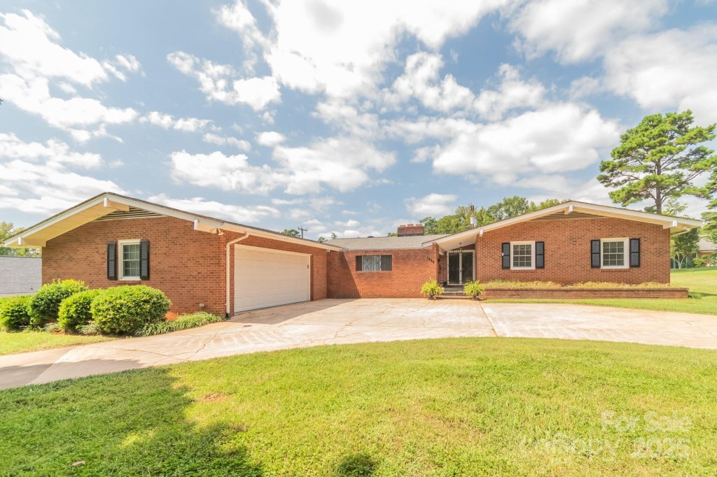 1405 Northcrest Drive
