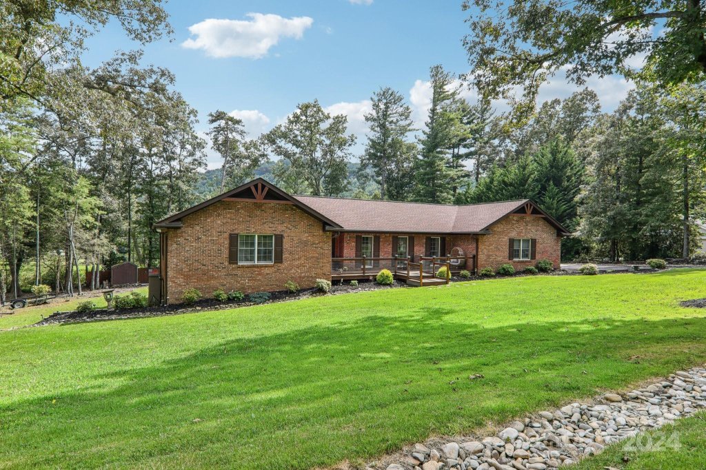 104 Robin Crest Drive