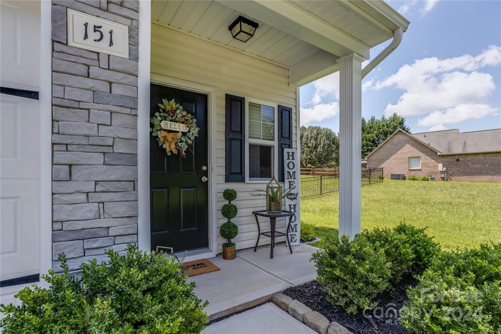 151 Walking Horse Run