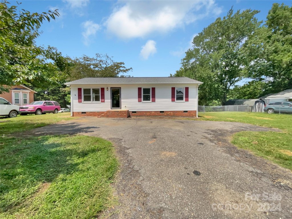 108 Hillcrest Drive