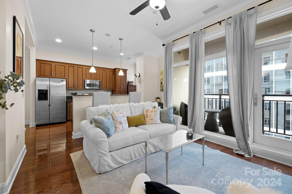 230 S Tryon Street 1110