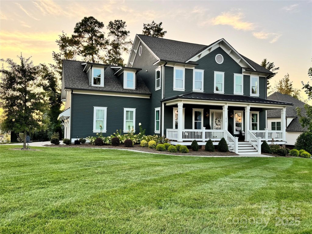 1812 Pin Oak Court