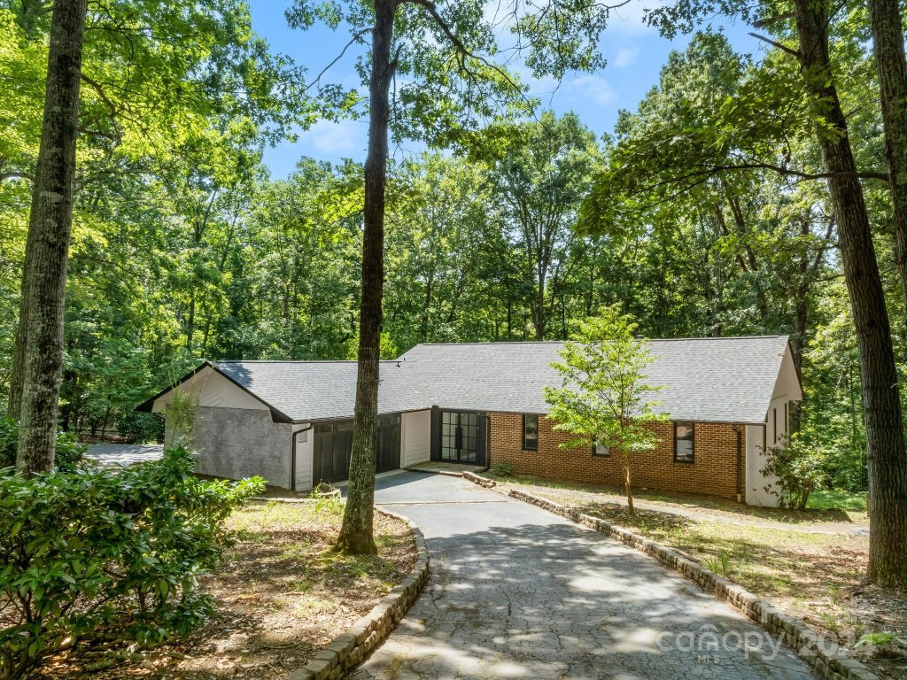 565 Mountain Laurel Drive