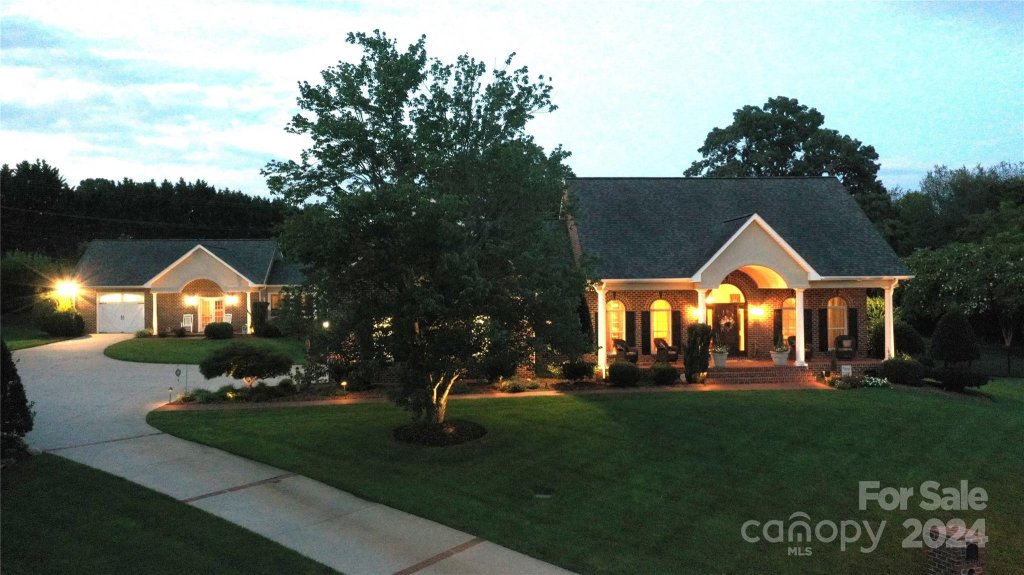 2726 Charleston Court
