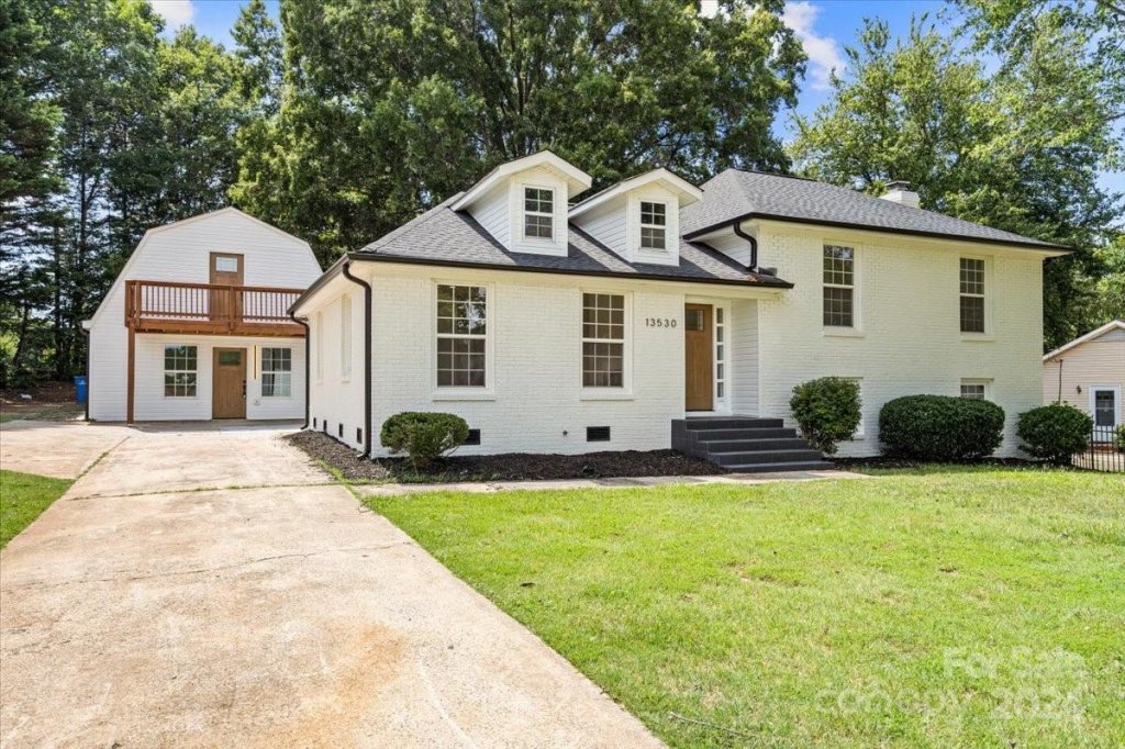 13530 Four Oaks Lane