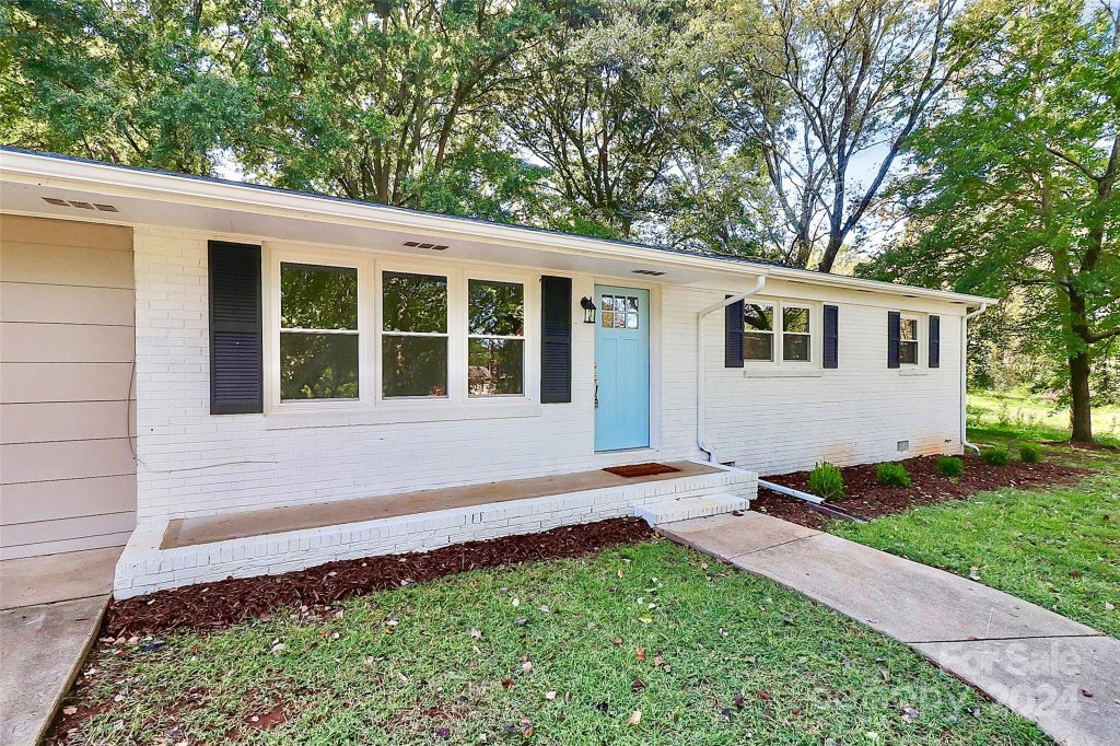 163 E Edison Drive