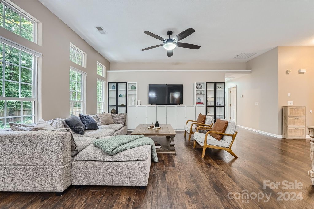 1512 Dillwin Road