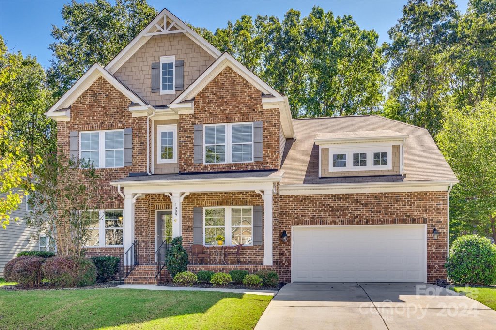 1909 Madeira Circle