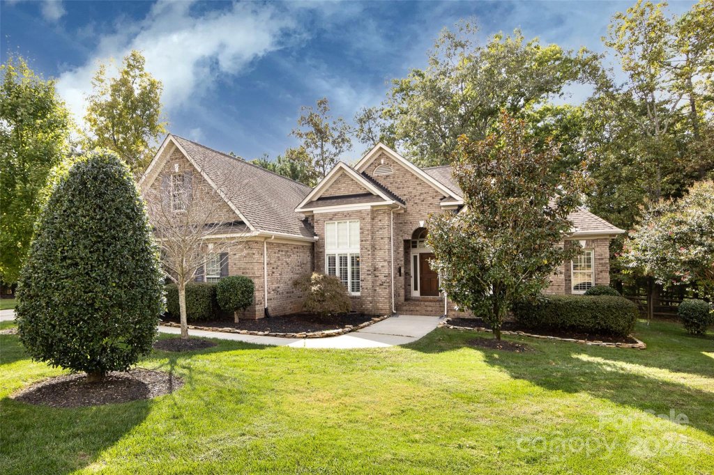 1006 Pine Twig Way