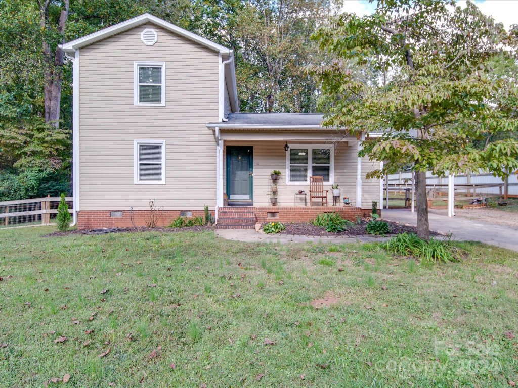 712 Amherst Court