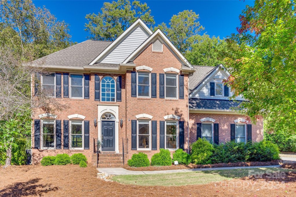 1532 Summit View Drive