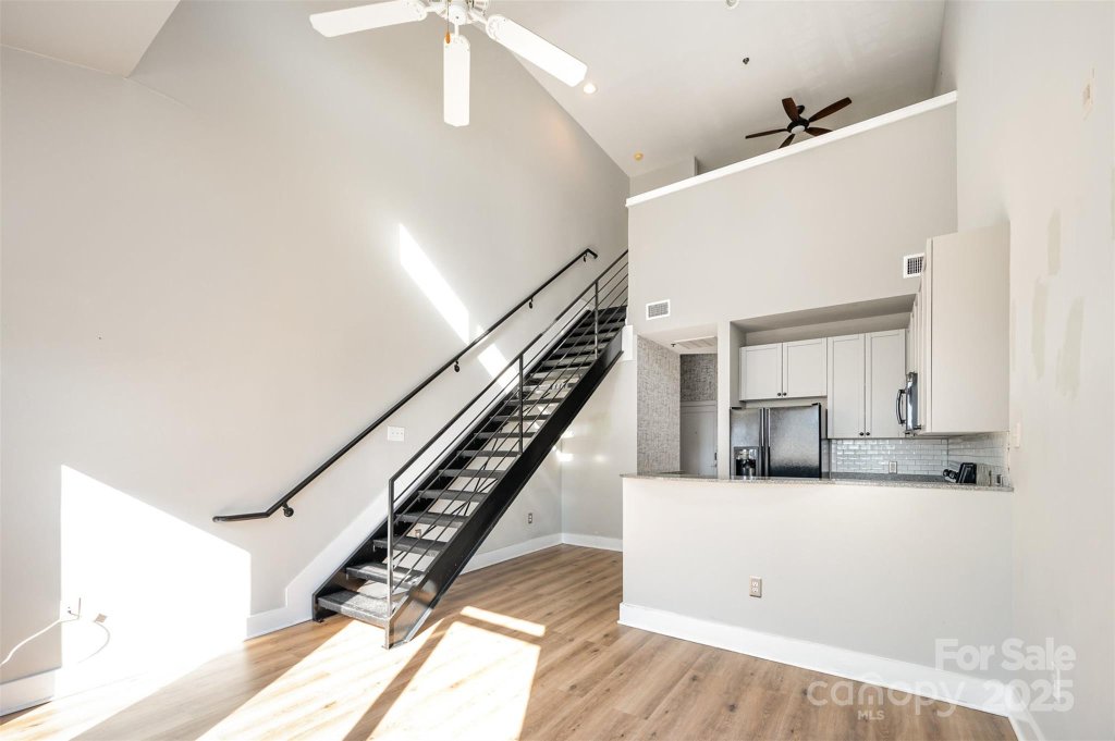 115 E Park Avenue 419