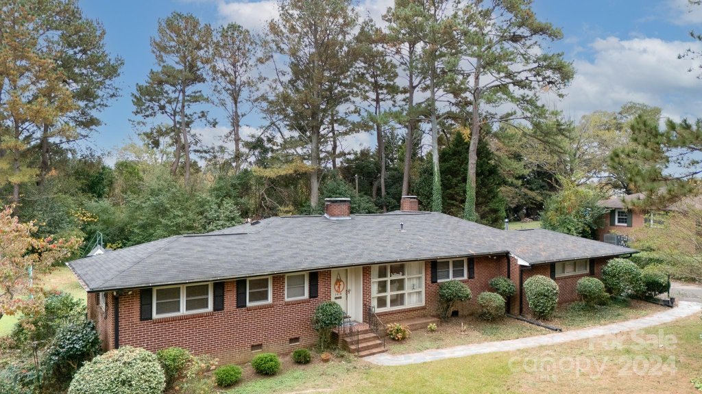 1418 Westbrook Circle