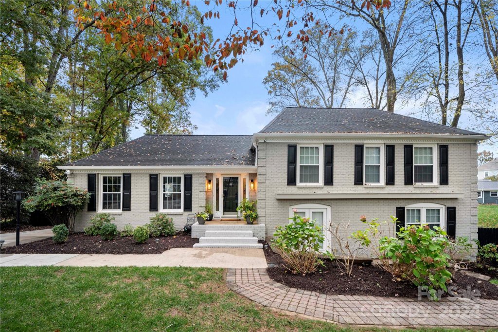 175 Woodstream Circle