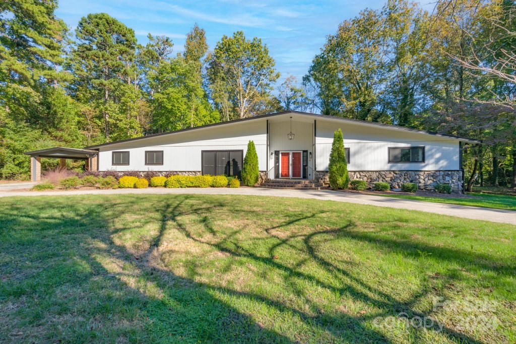 2737 Rolling Hills Drive
