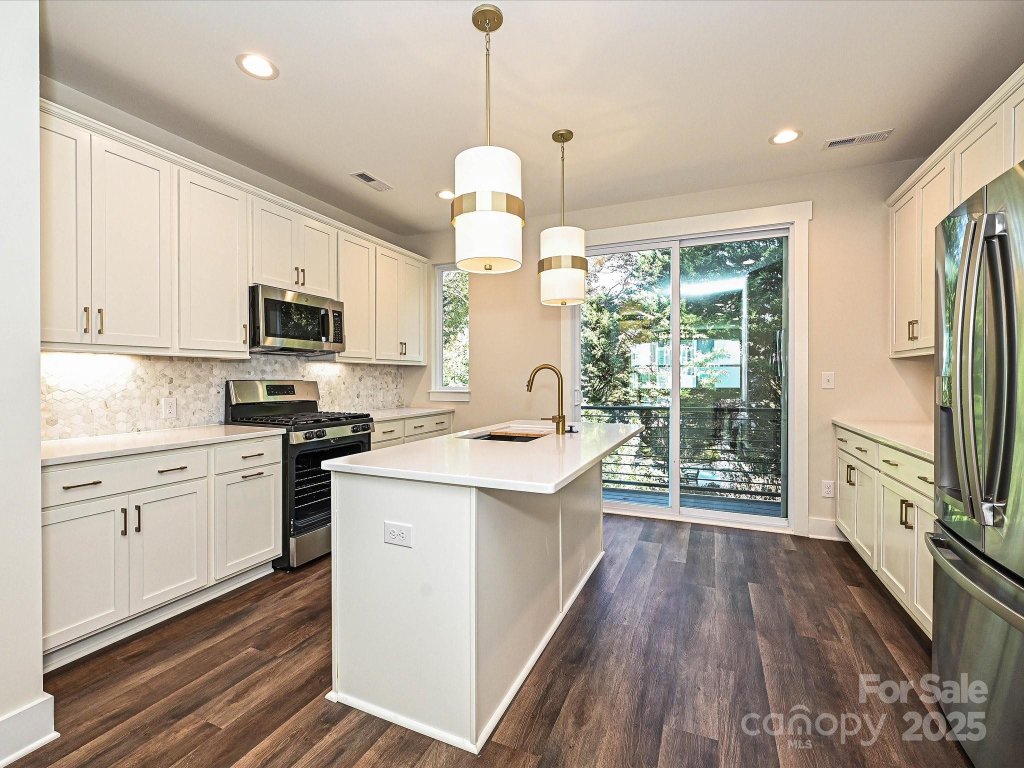 1421 Collier Walk Alley CSW0209