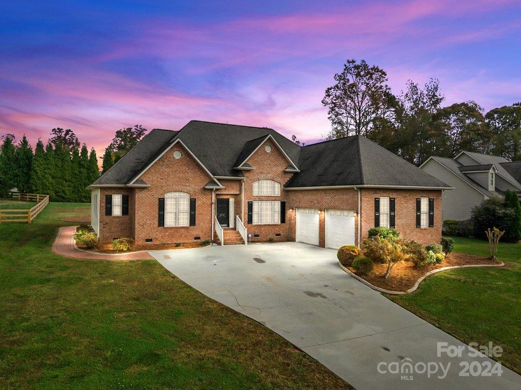 412 Autumnlight Drive