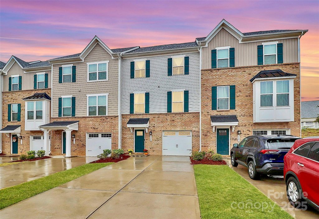 2608 Grantham Place Drive