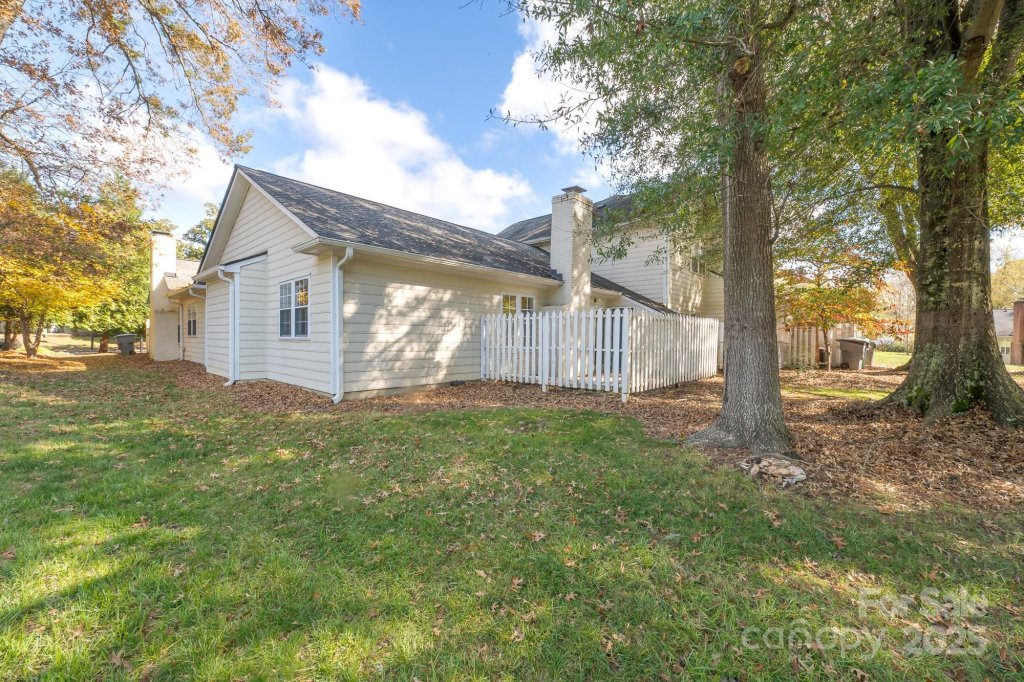 2702 New Hamlin Way