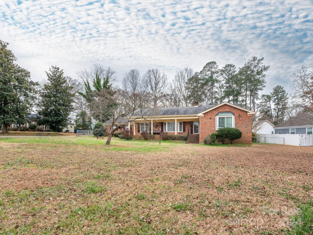 1043 Candlewood Lane