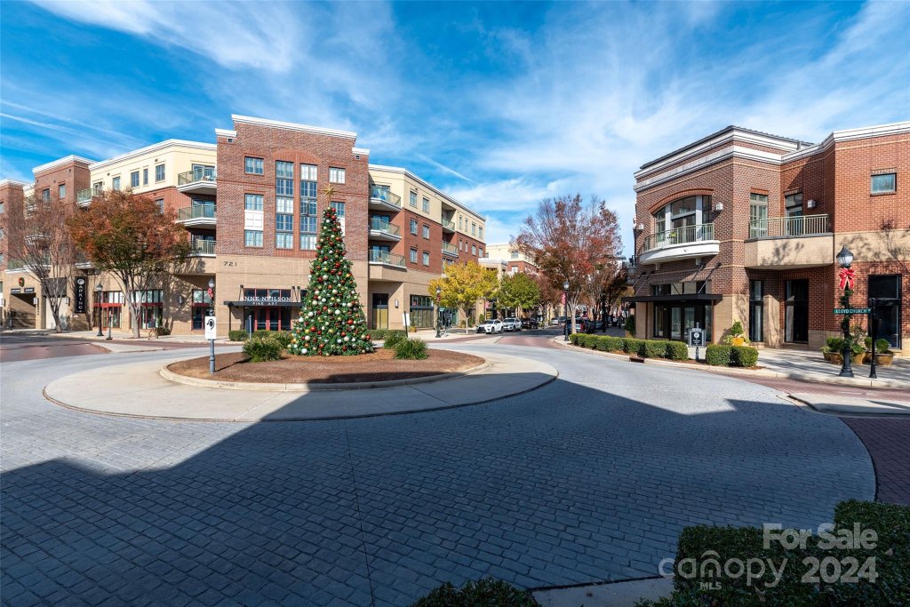 720 Governor Morrison Street 203
