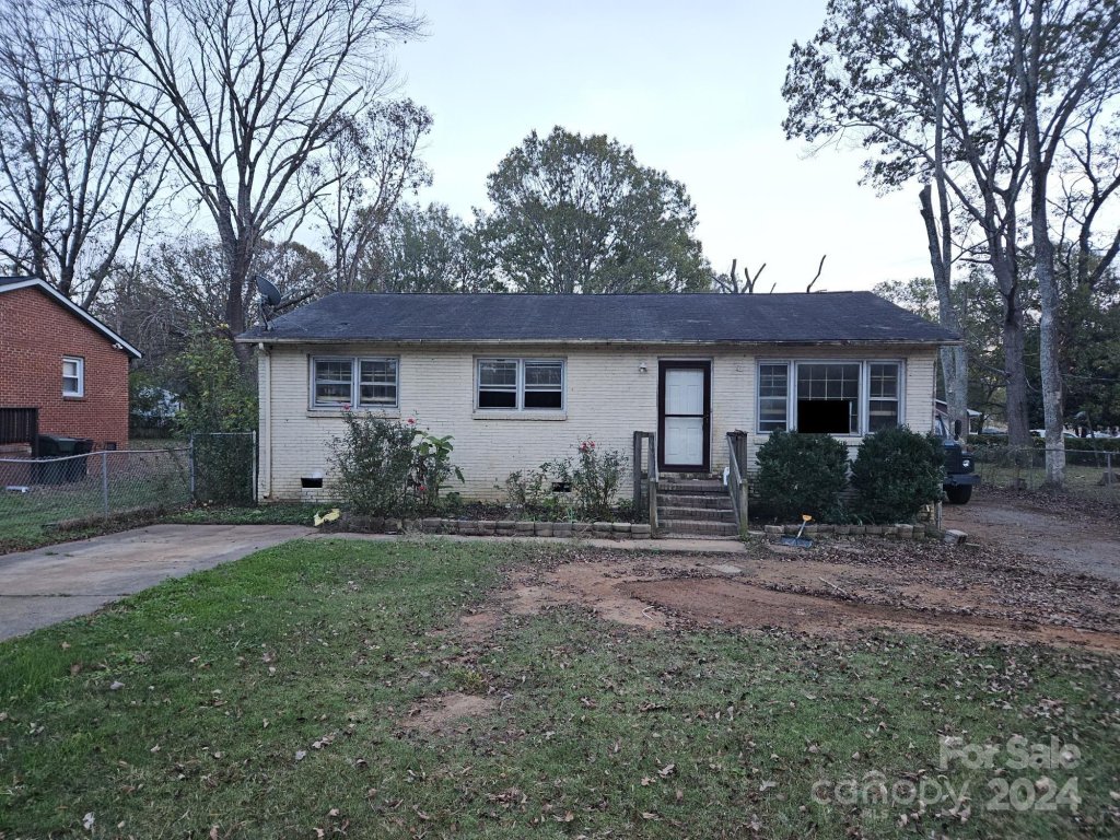 934 Pebble Road