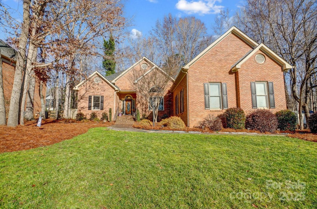 952 Hummingbird Lane