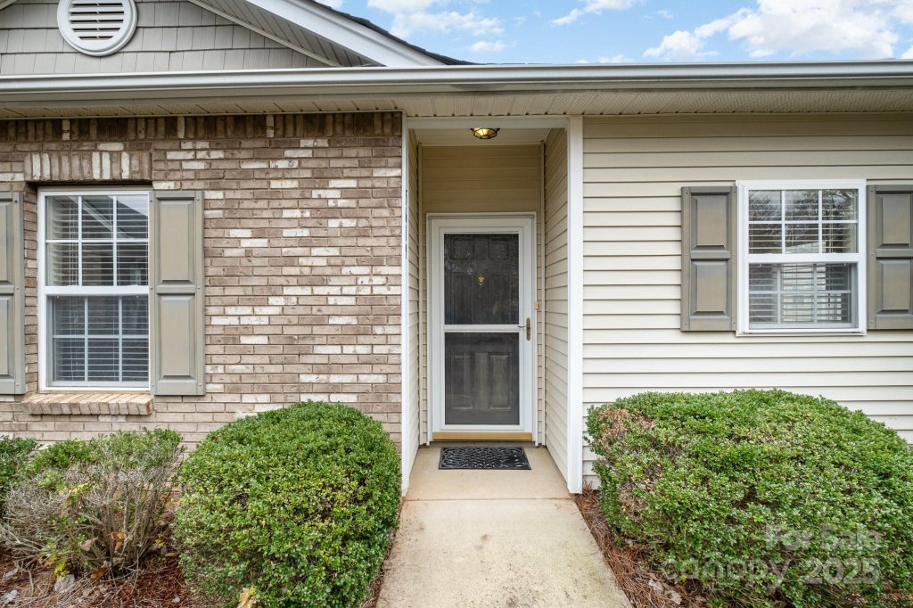 5619 Glen Cove Drive