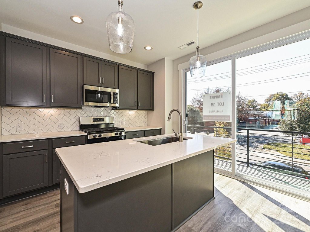 1225 E 34th Street CSW0419