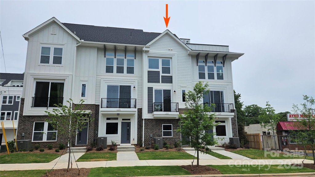 1227 E 34th Street CSW0420