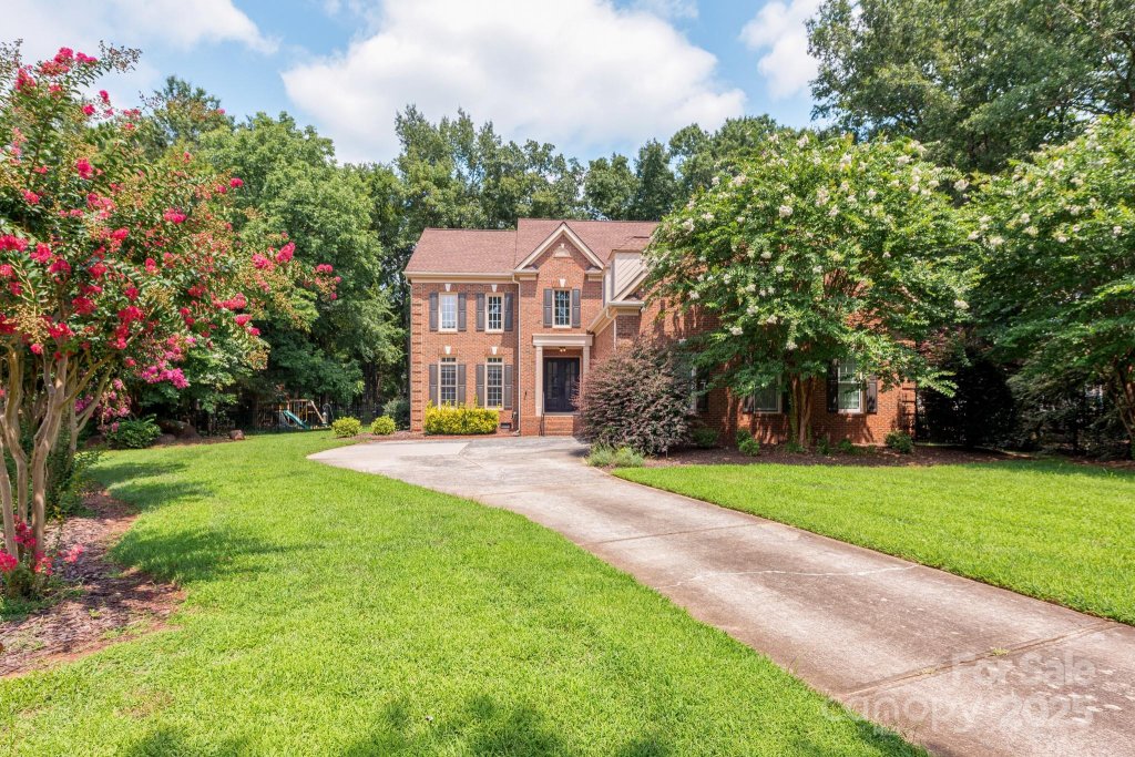 525 Streamside Lane