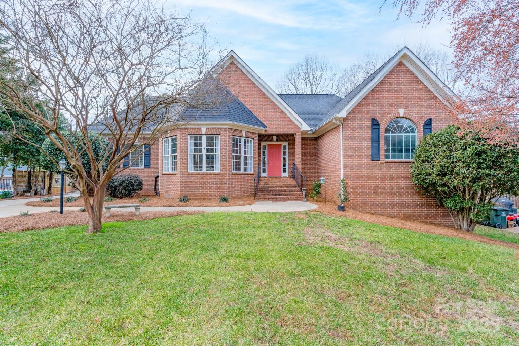 1915 Cavendale Drive