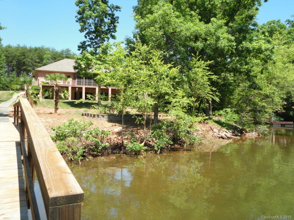 3594 Live Oaks Avenue