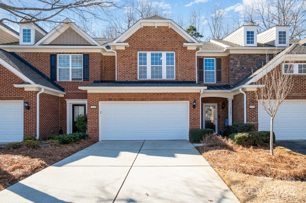 15562 Canmore Street