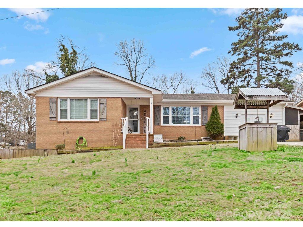 2227 Kenwood Drive