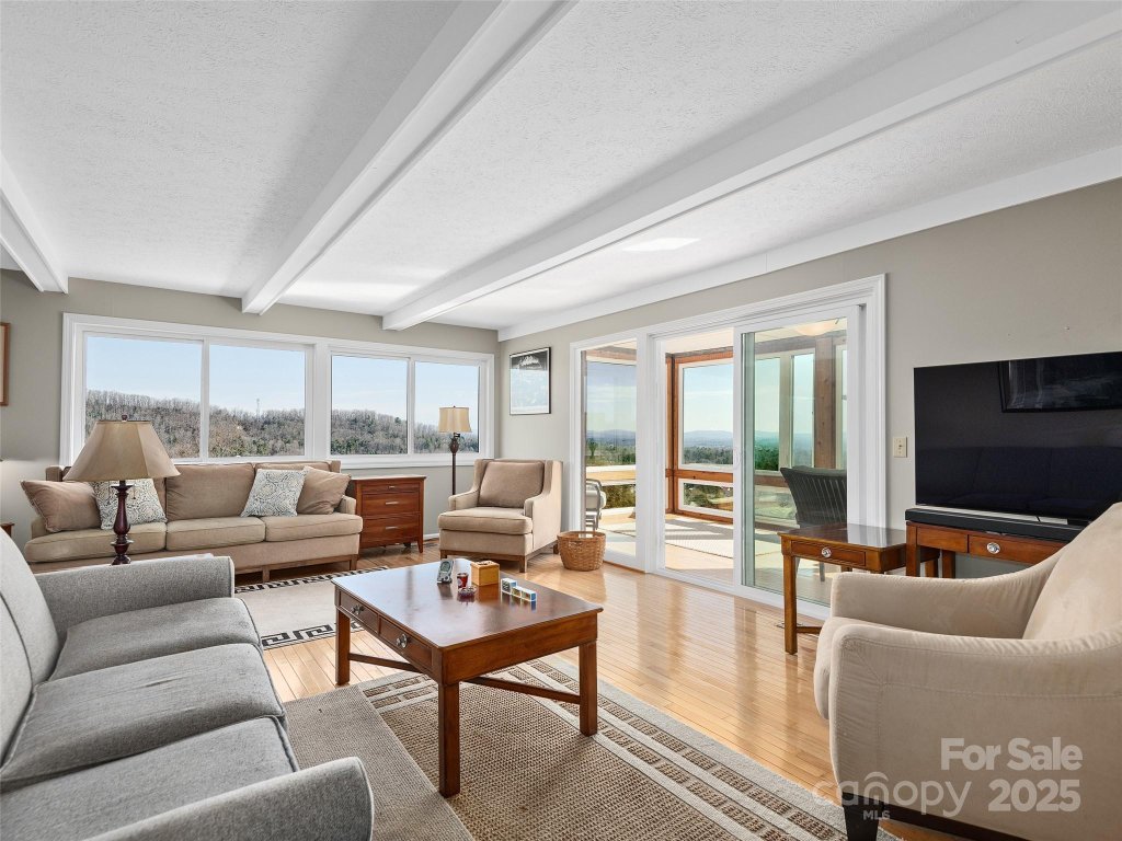 516 Davis Mountain Road