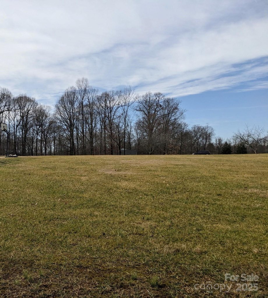 224 Meadow Oaks Drive