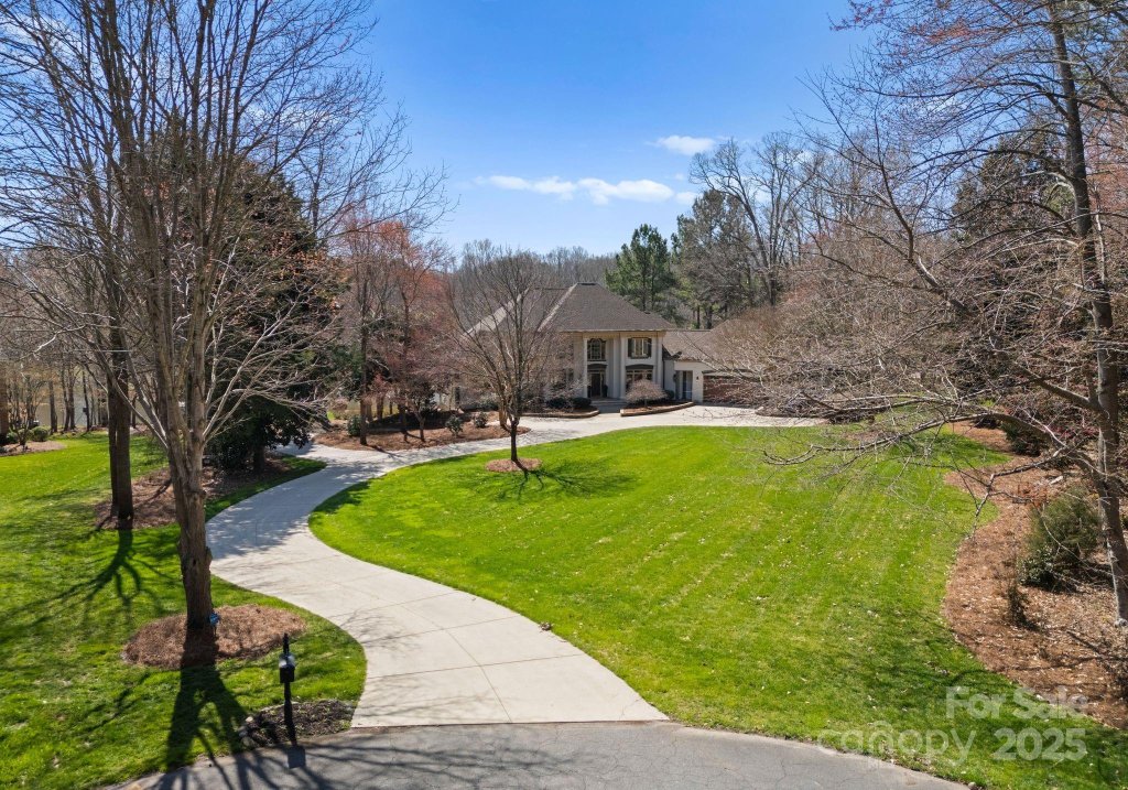706 Eagle Point Court