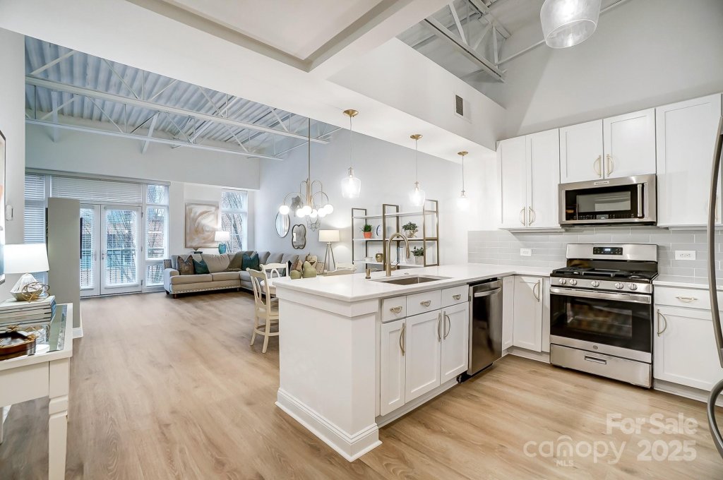 720 Governor Morrison Street 221